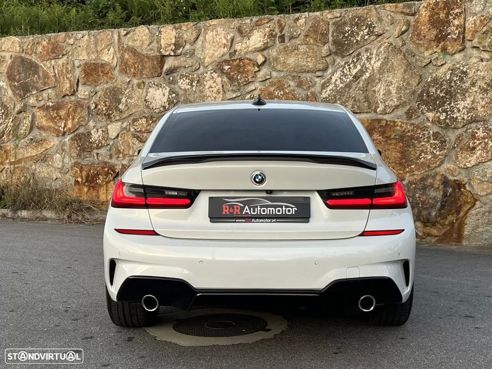 BMW 320 d Pack Desportivo M Auto - 14