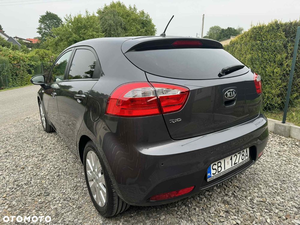 Kia Rio 2013 photo 3
