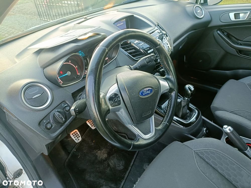 Ford Fiesta - 13