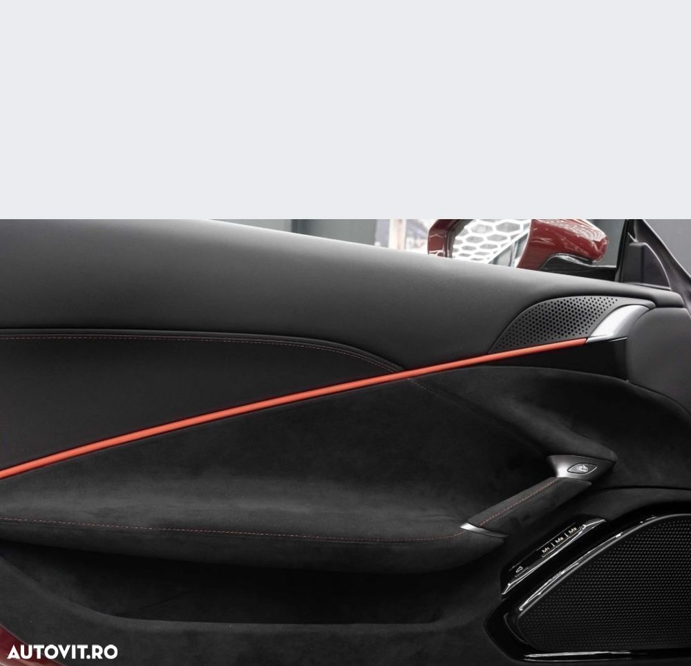 Ferrari Roma - 17