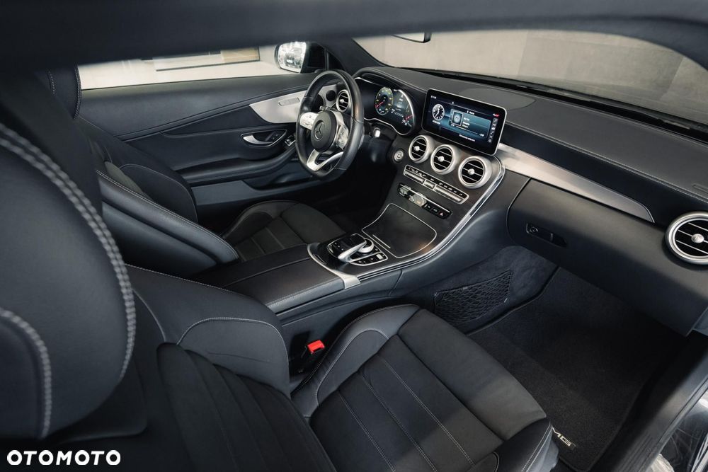 Mercedes-Benz Klasa C 300 9G-TRONIC - 17