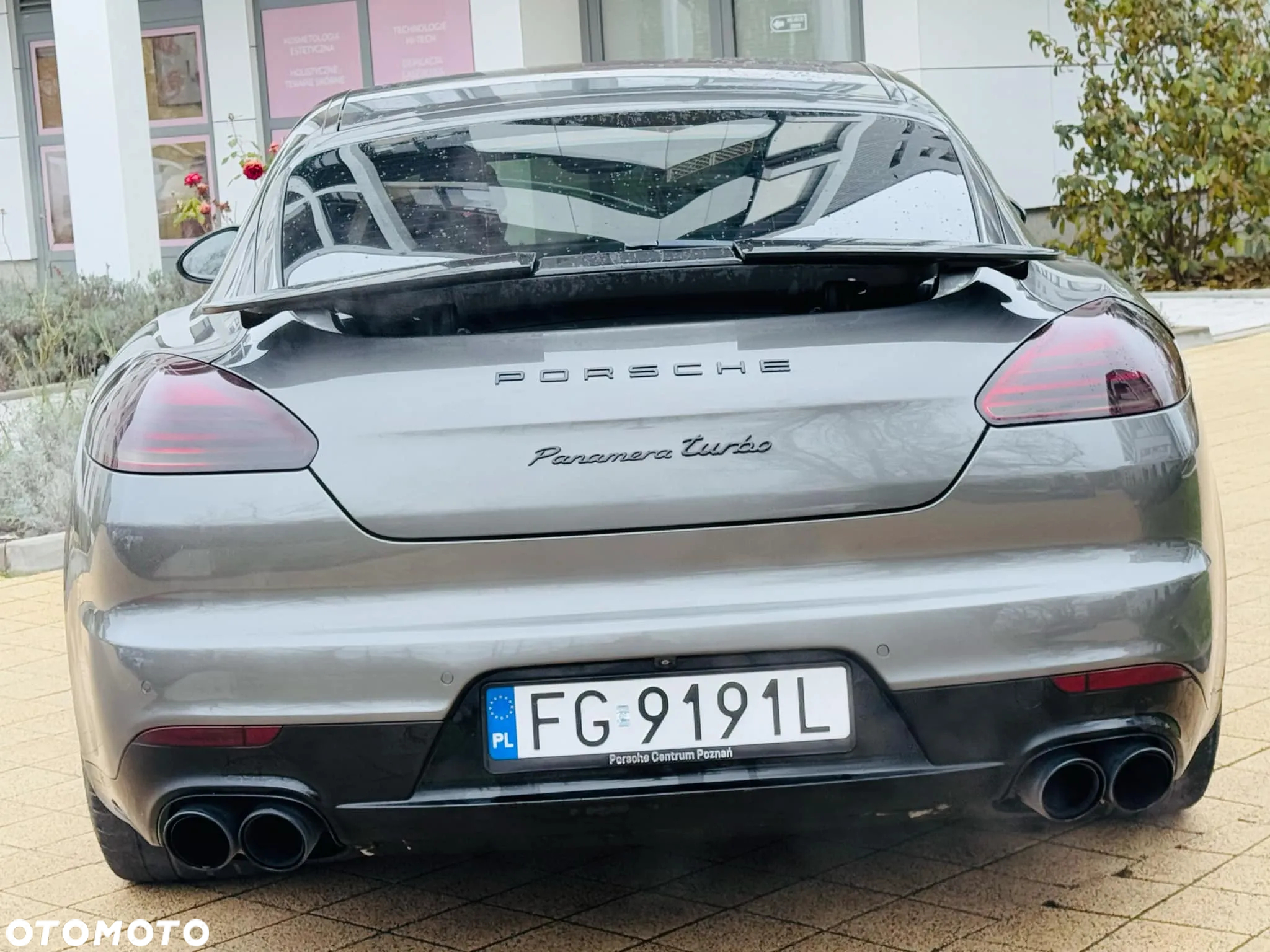 Porsche Panamera Turbo Executive - 12
