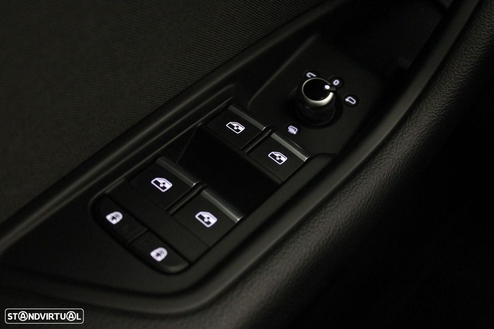 Audi A4 Avant 30 TDI S tronic — fotografia 30