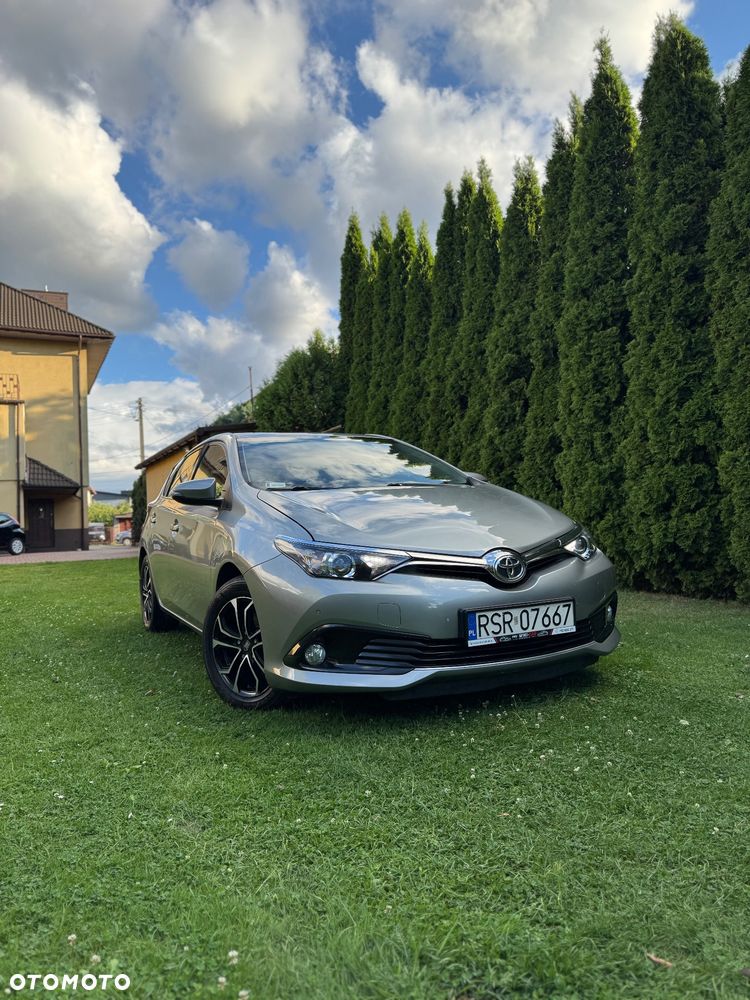 Toyota Auris 1.6 Premium Comfort - 2