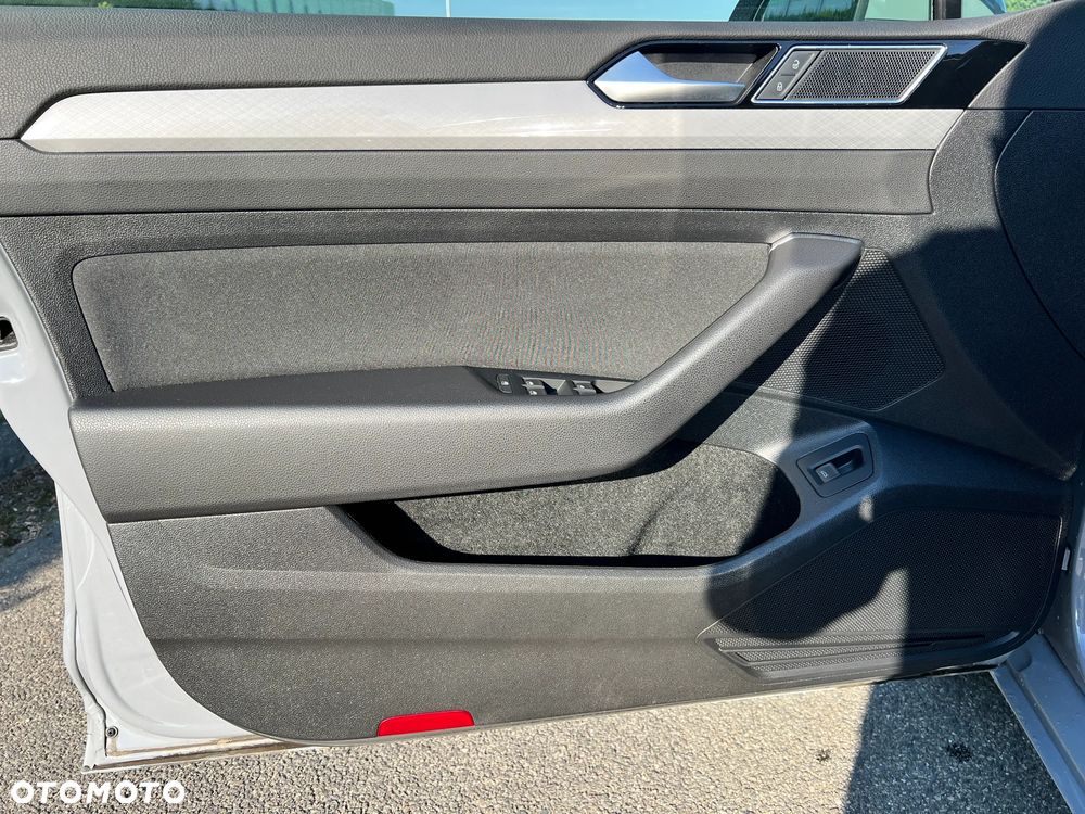 Volkswagen Passat Variant 1.5 TSI EVO Business DSG - 10