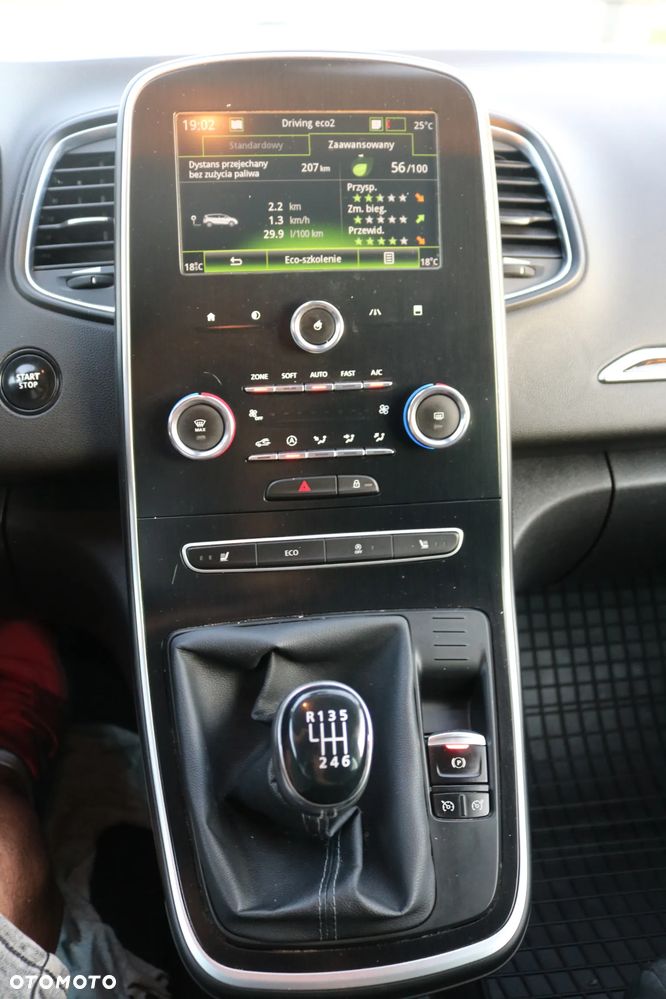 Renault Grand Scenic - 18