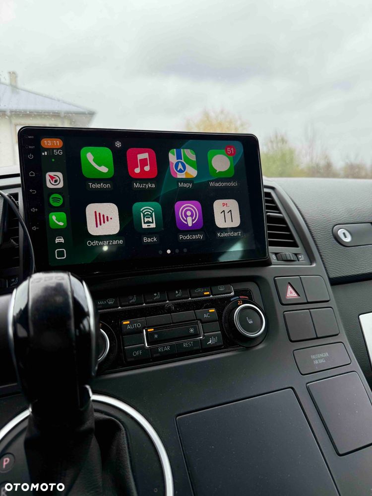 Volkswagen Multivan - 12