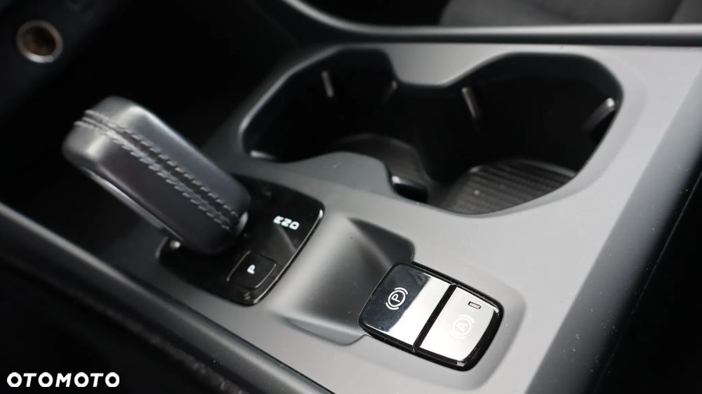 Volvo XC 40 T3 Momentum Core - 17