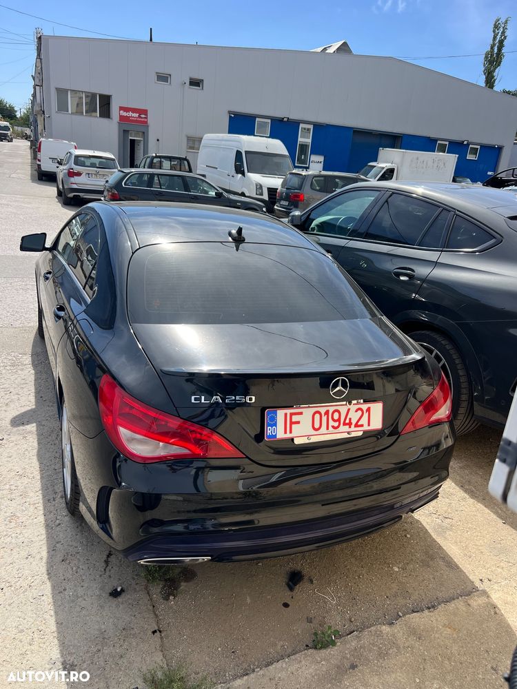 Mercedes-Benz CLA 250 7G-DCT Urban - 4