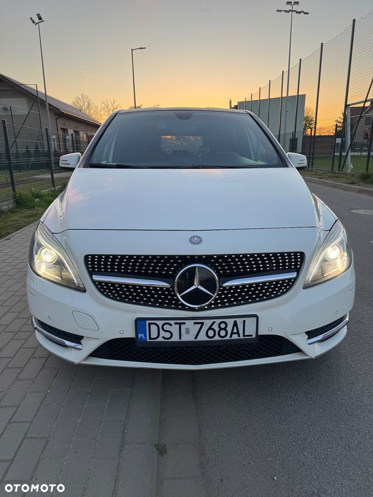 Mercedes-Benz Klasa B 180 (BlueEFFICIENCY) - 1