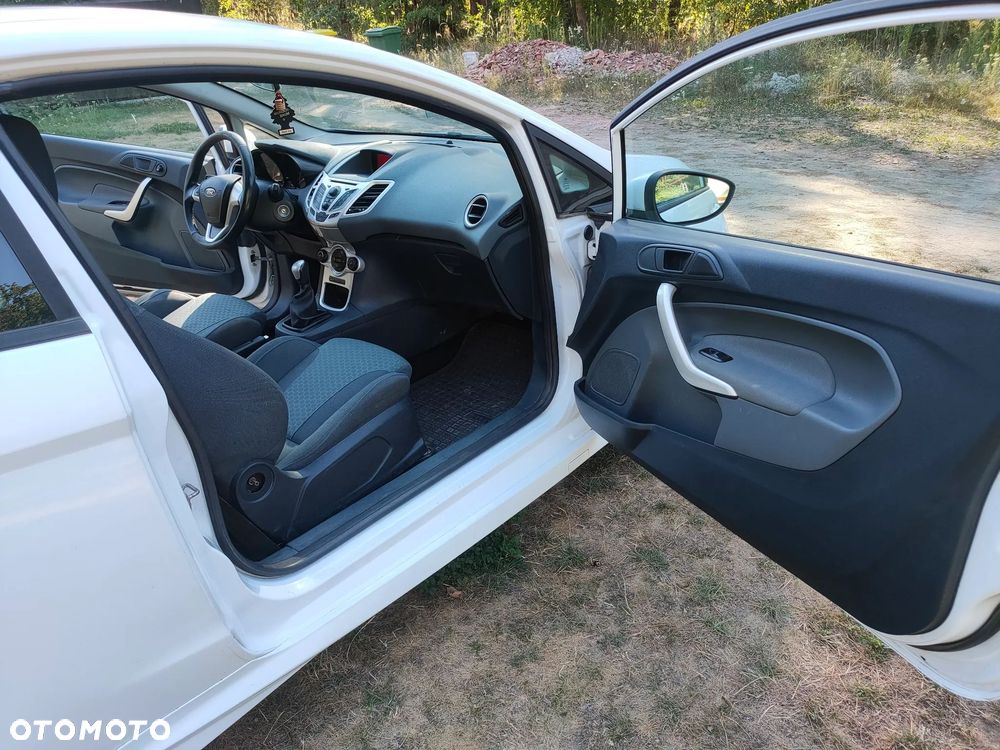 Ford Fiesta - 22