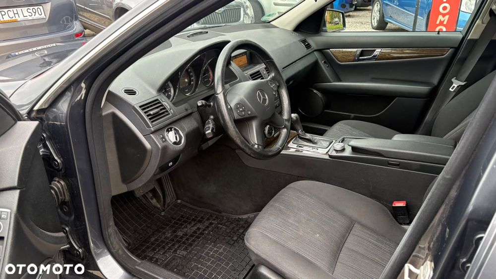 Mercedes-Benz Klasa C 220 CDI DPF Automatik BlueEFFICIENCY - 31