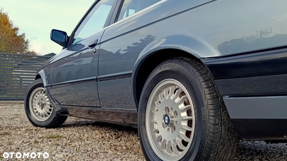 BMW Seria 3 318i - 18