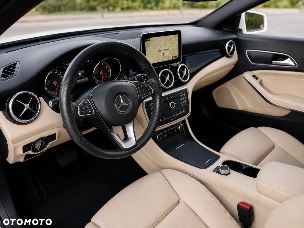 Mercedes-Benz CLA 250 4Matic 7G-DCT AMG Line - 5