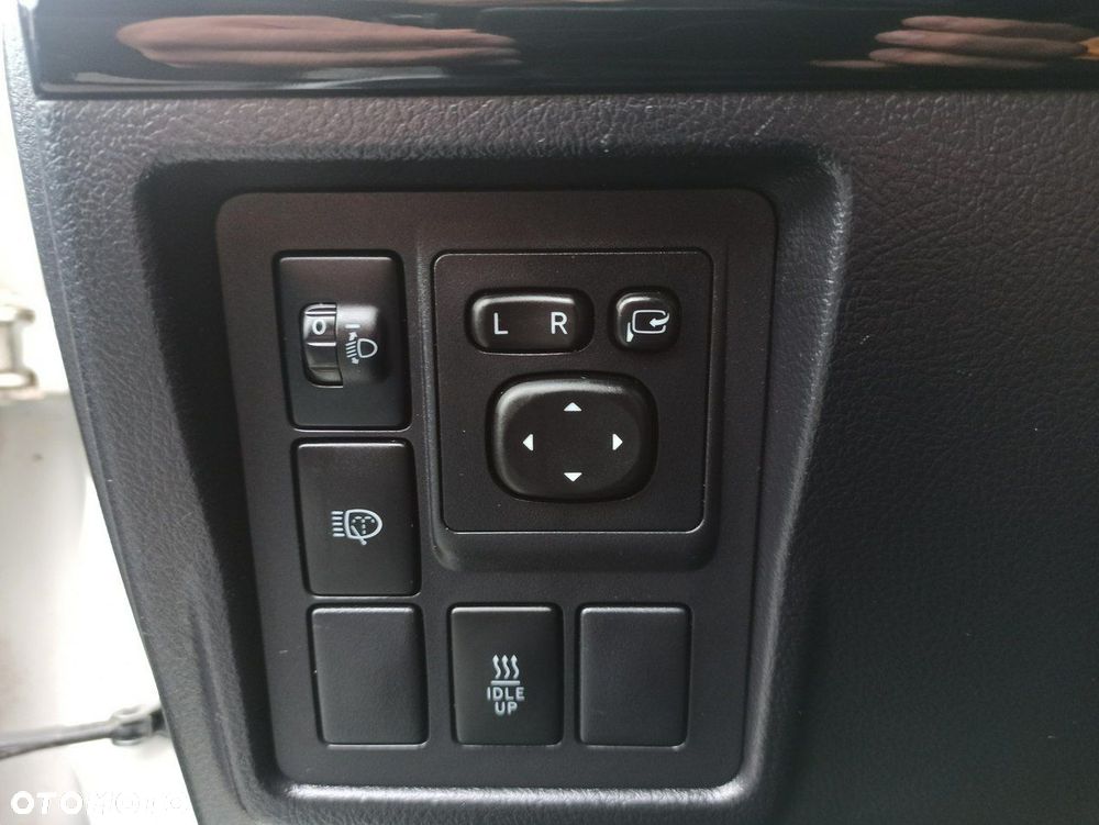 Toyota Land Cruiser - 23