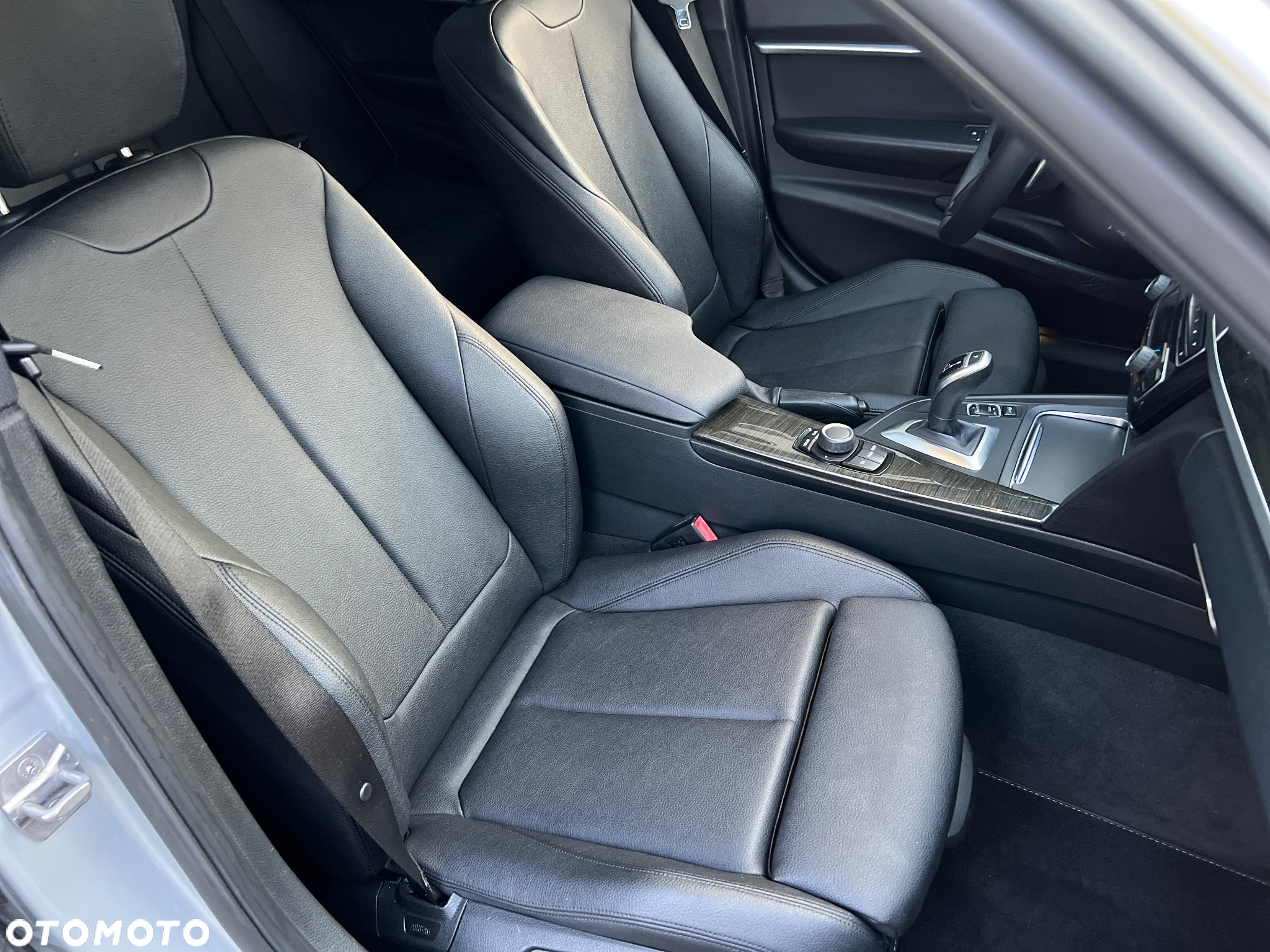 BMW Seria 3 330i - 17
