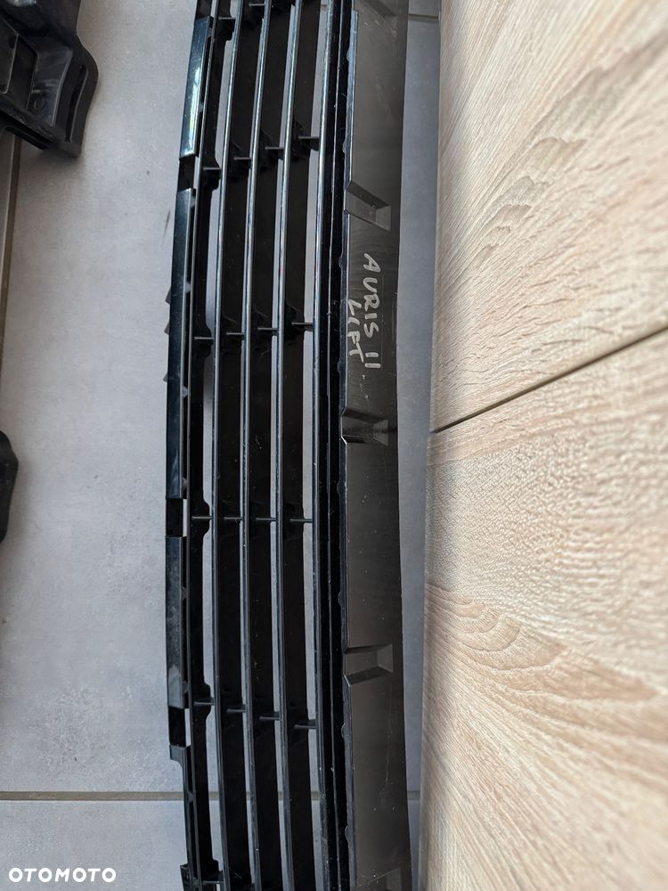 Toyota Auris Avensis Aygo kratka zderzak - 7