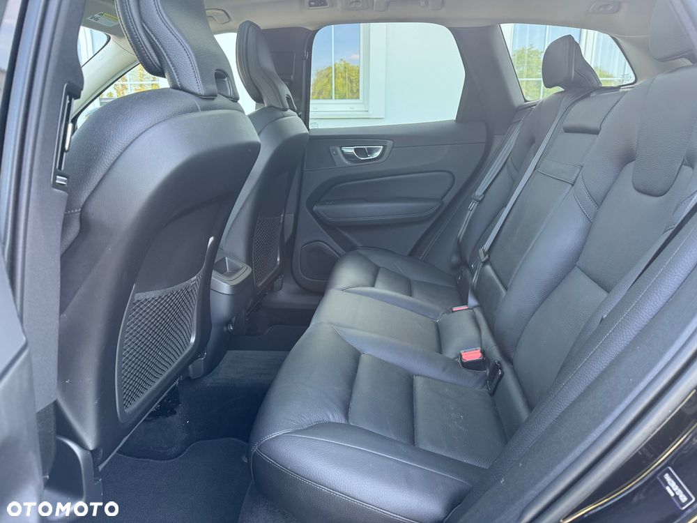 Volvo XC 60 T6 AWD Geartronic Momentum - 11
