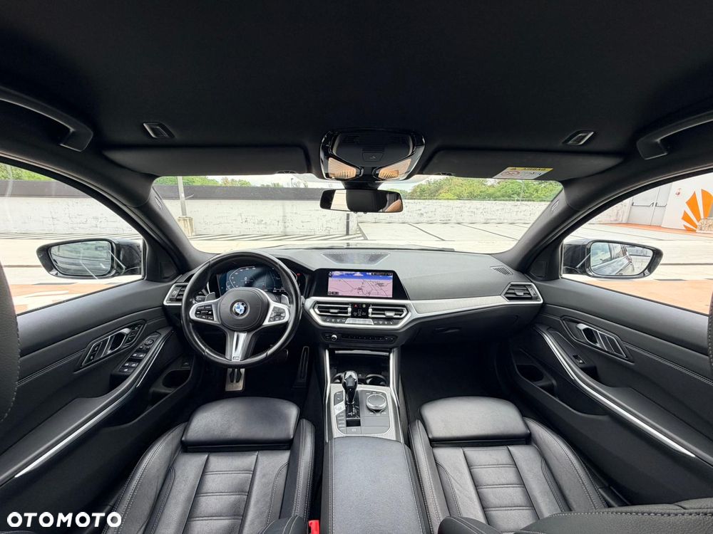 BMW Seria 3 320d xDrive M Sport - 16