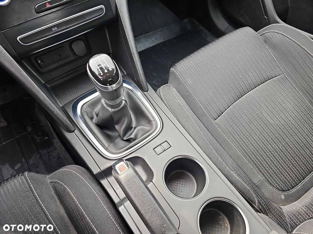 Renault Megane 1.6 SCe Zen - 16
