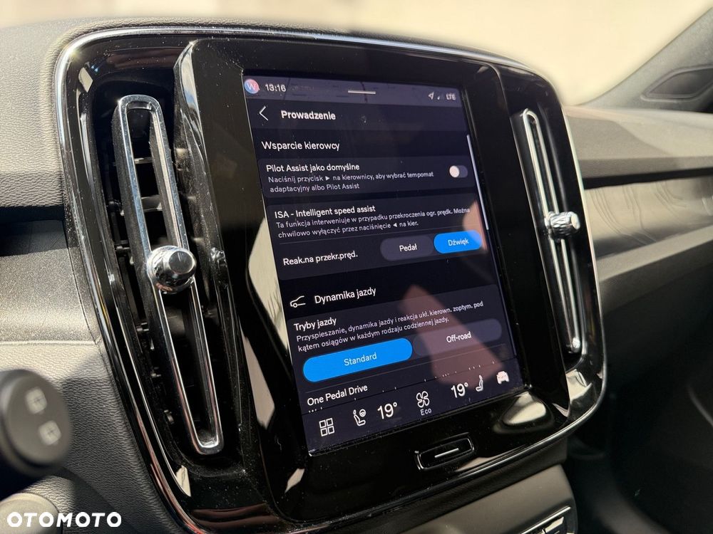 Volvo XC 40 - 22