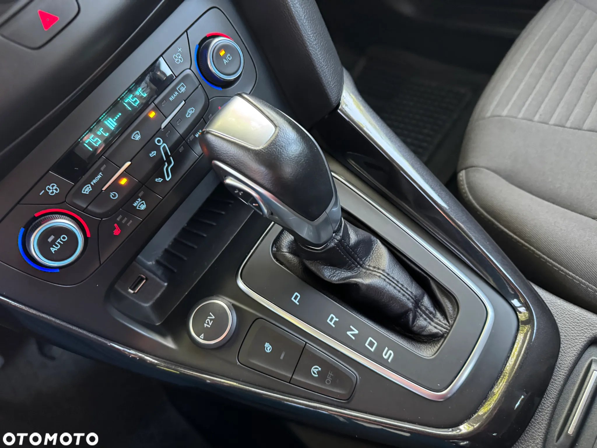 Ford Focus 1.5 EcoBoost Start-Stopp-System COOL&CONNECT - 14