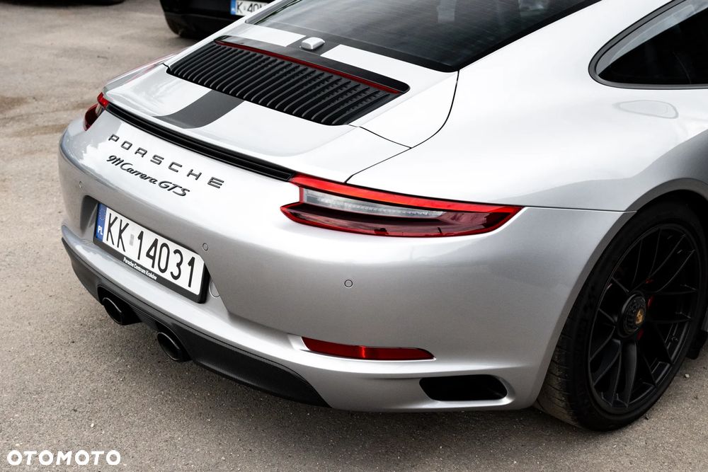 Porsche 911 Carrera GTS PDK - 4