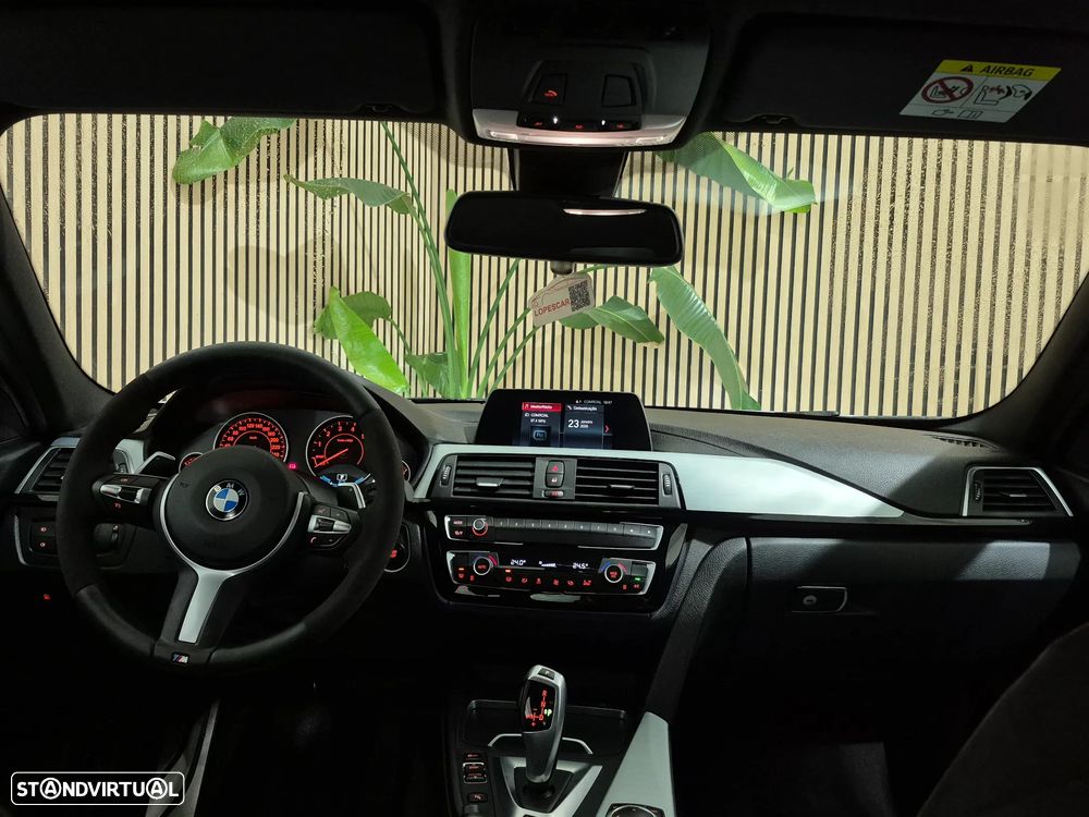 BMW 330 e iPerformance Pack M - 13