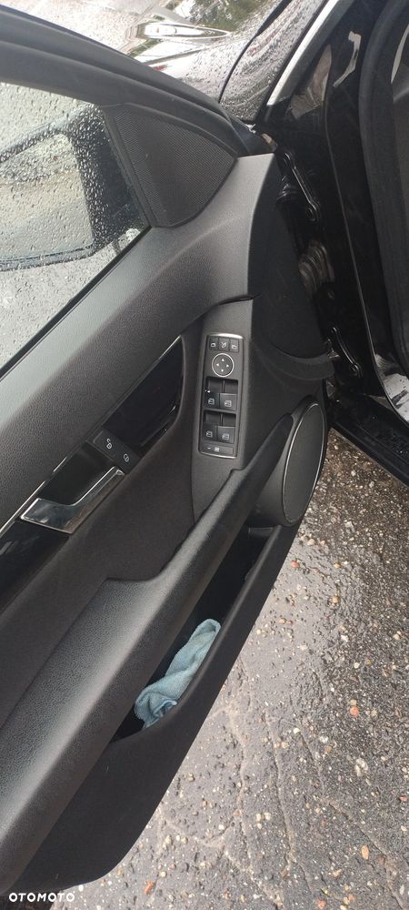 Mercedes-Benz Klasa C 180 BlueEFFICIENCY Avantgarde - 8
