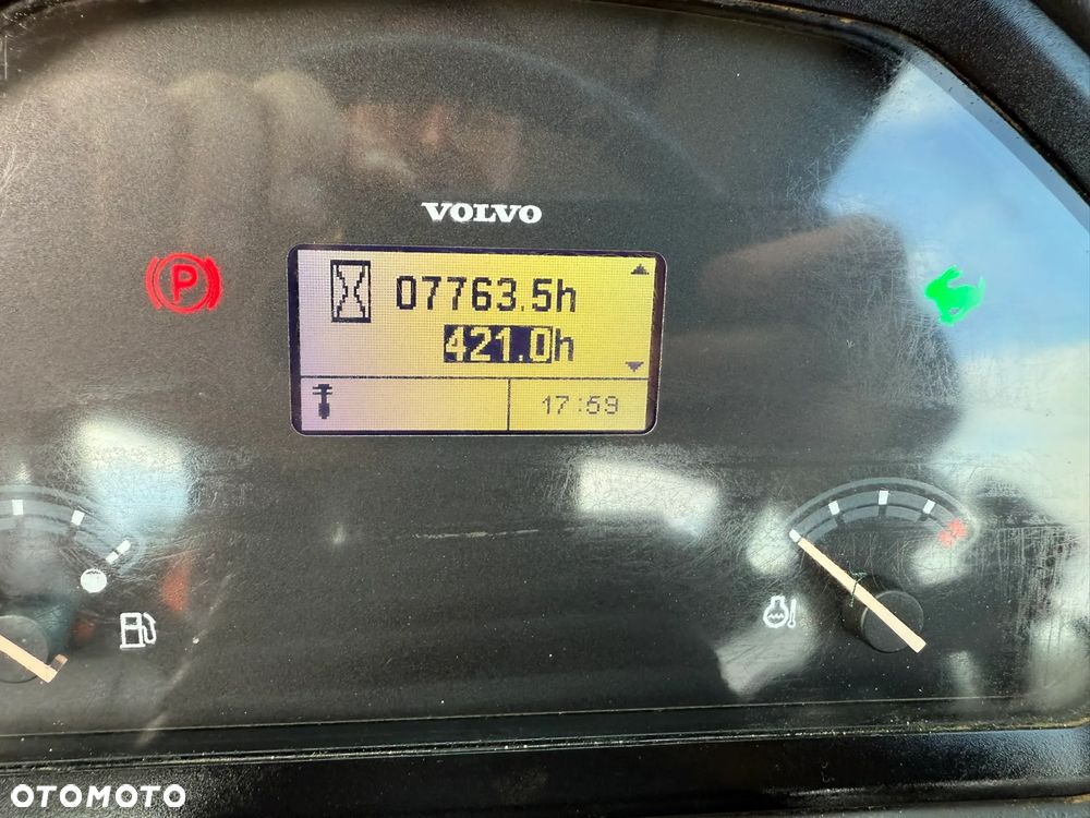 Volvo L 30 G - 16