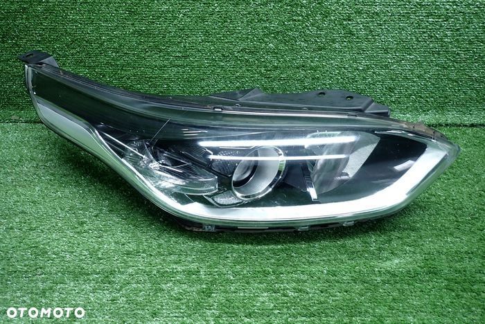 KIA CEED III 18- reflektor prawy lampa prawa spalony led - 1