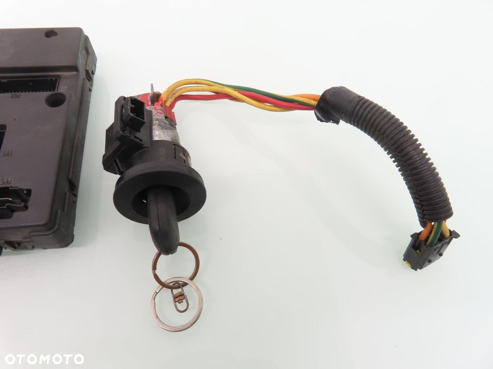 STACYJKA STEROWNIK  SCENIC I FL 1.4 16V S118301104B 8200124318 8200029342B - 7