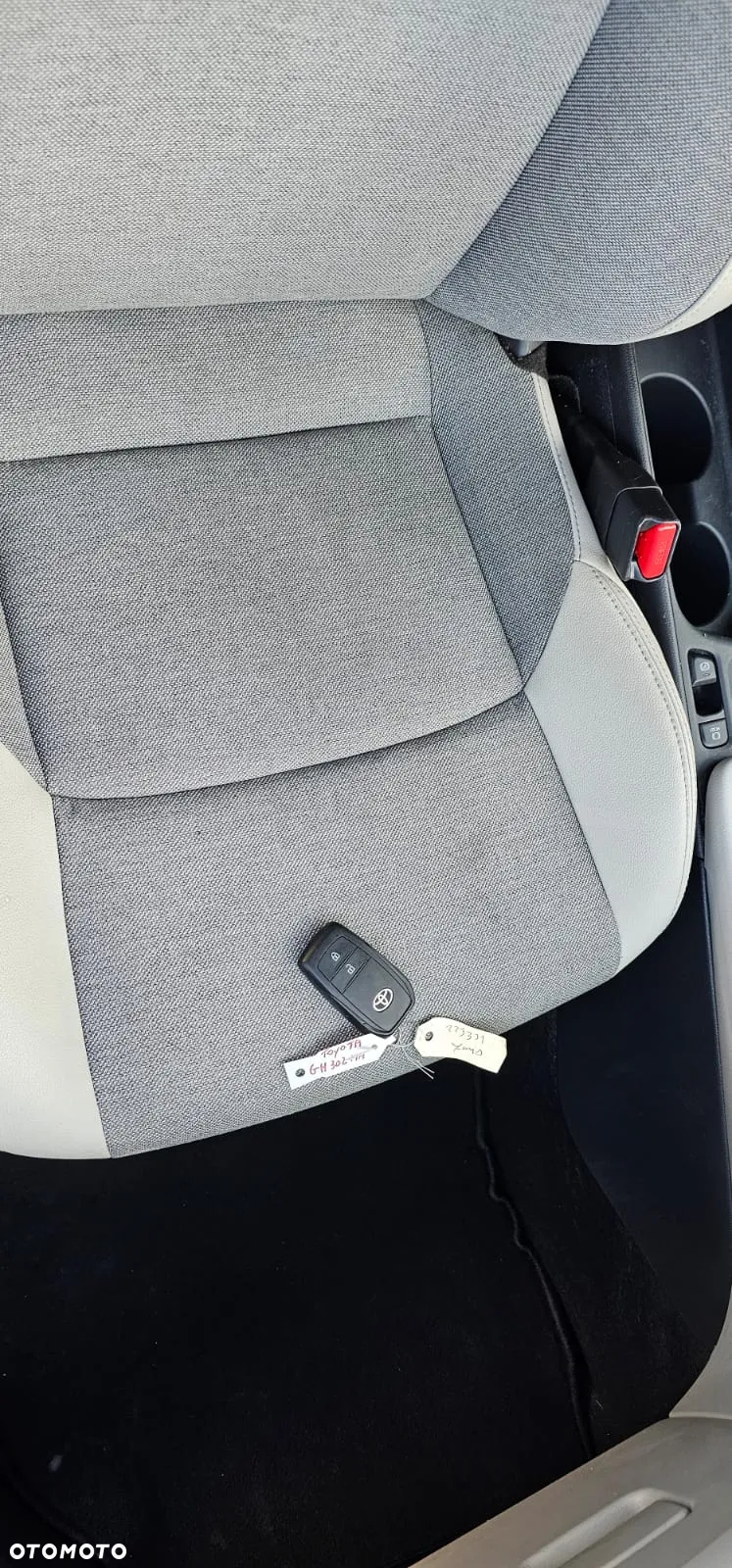 Toyota Yaris Hybrid 1.5 VVT-i Club - 14