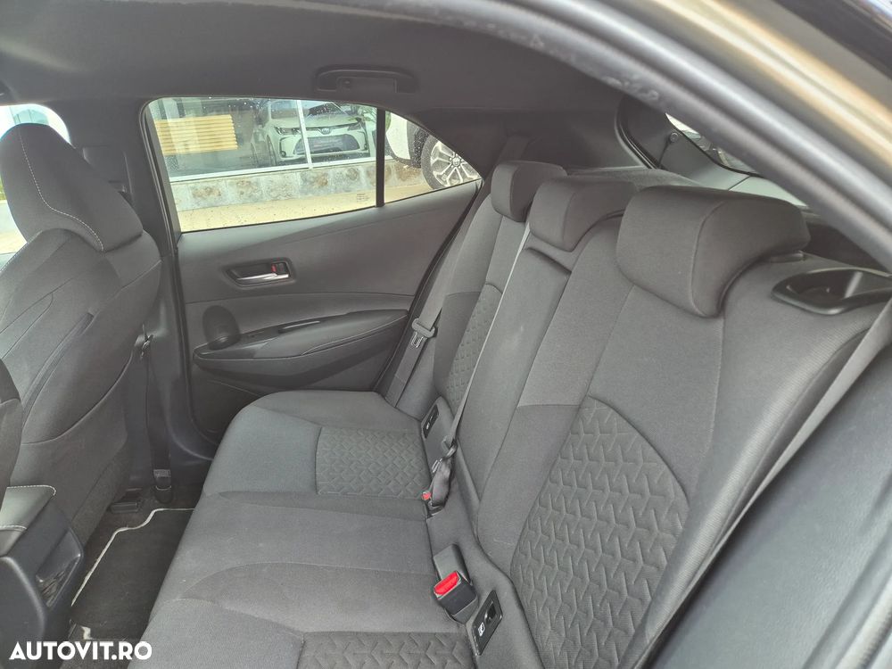 Toyota Corolla - 12