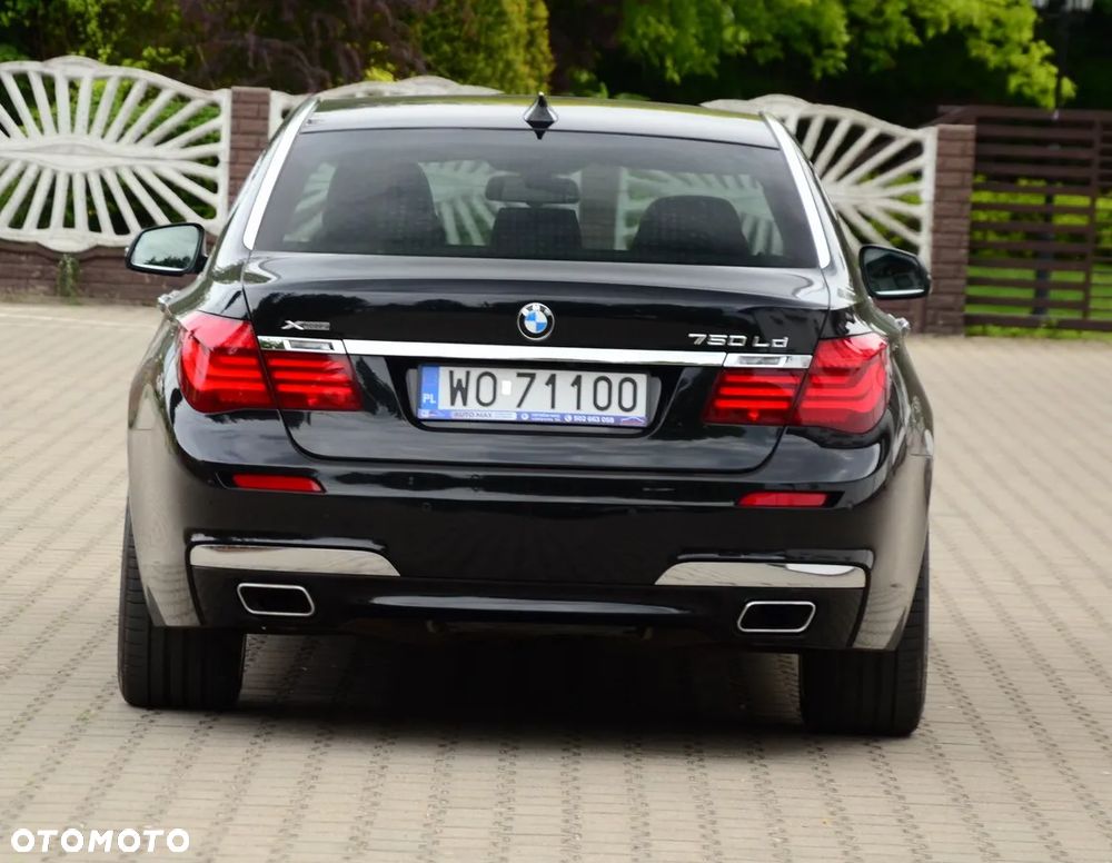 BMW Seria 7 750Ld xDrive - 13