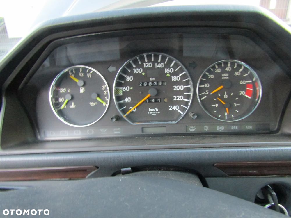 Mercedes-Benz W124 (1984-1993) - 30