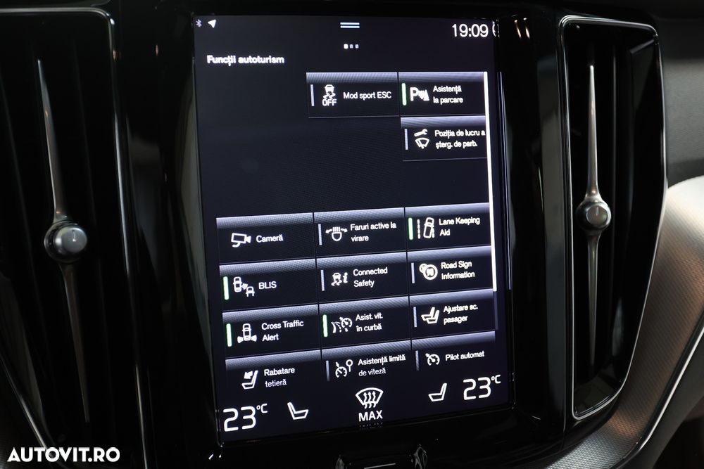 Volvo XC 60 T6 AWD Recharge Geartronic RDesign - 29