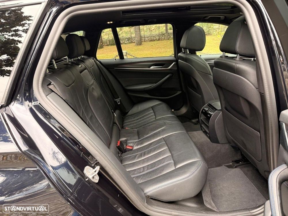 BMW 330 e Touring Pack M Auto - 37