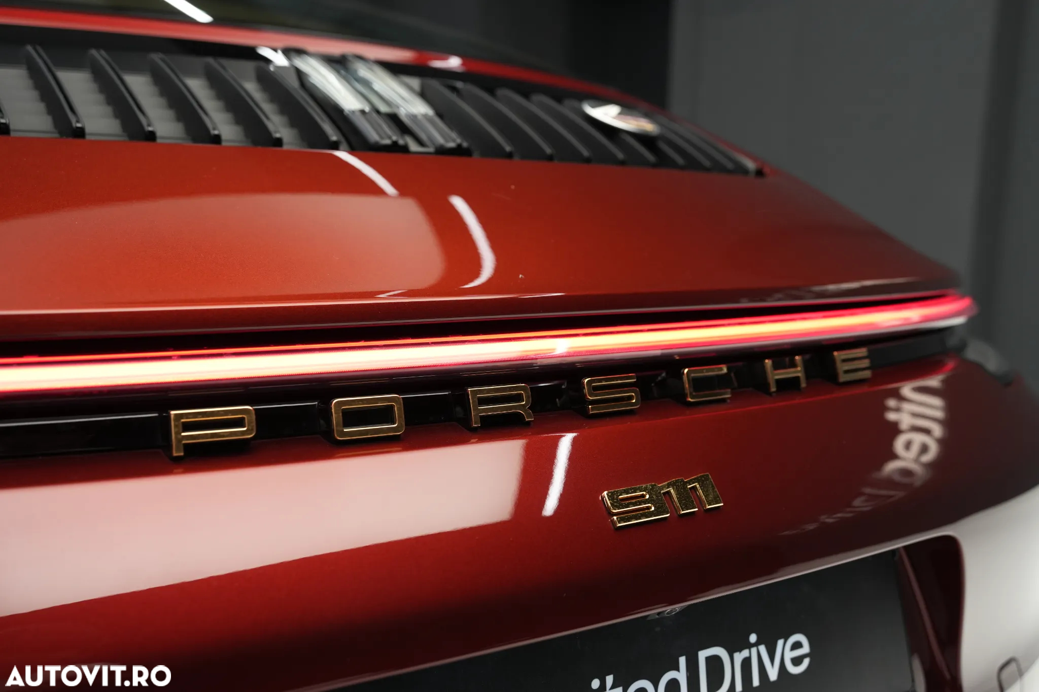 Porsche 911 Targa 4S PDK Heritage Design Edition - 29