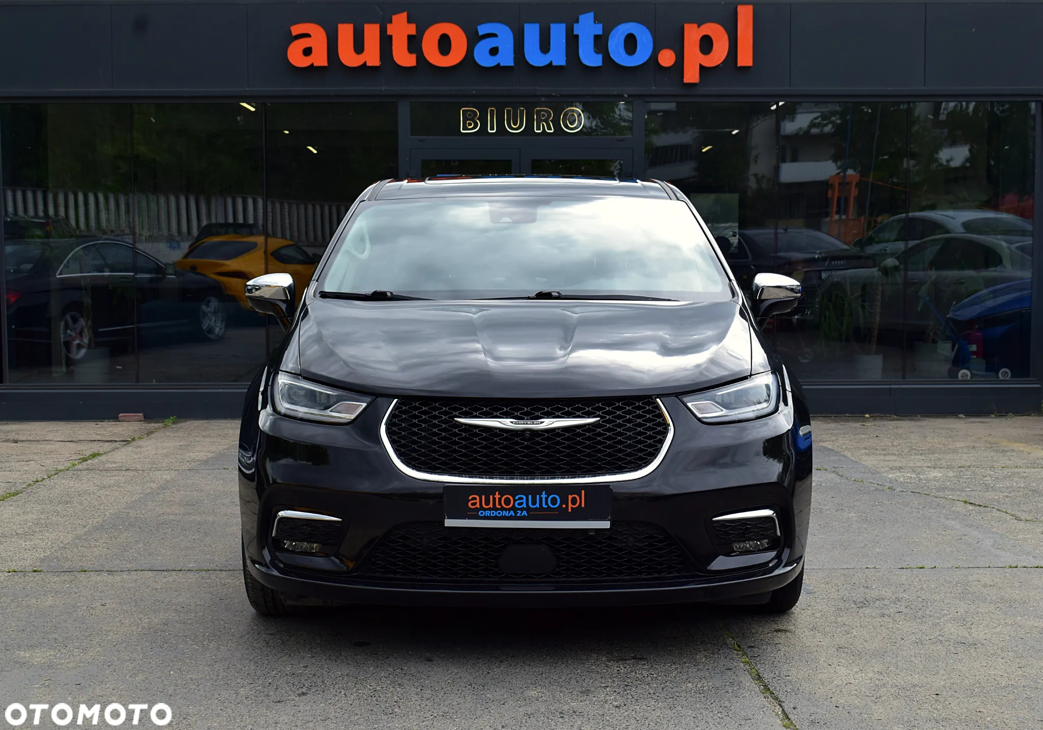 Chrysler Pacifica - 2