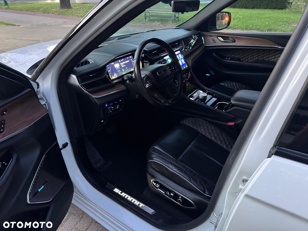 Jeep Grand Cherokee - 15
