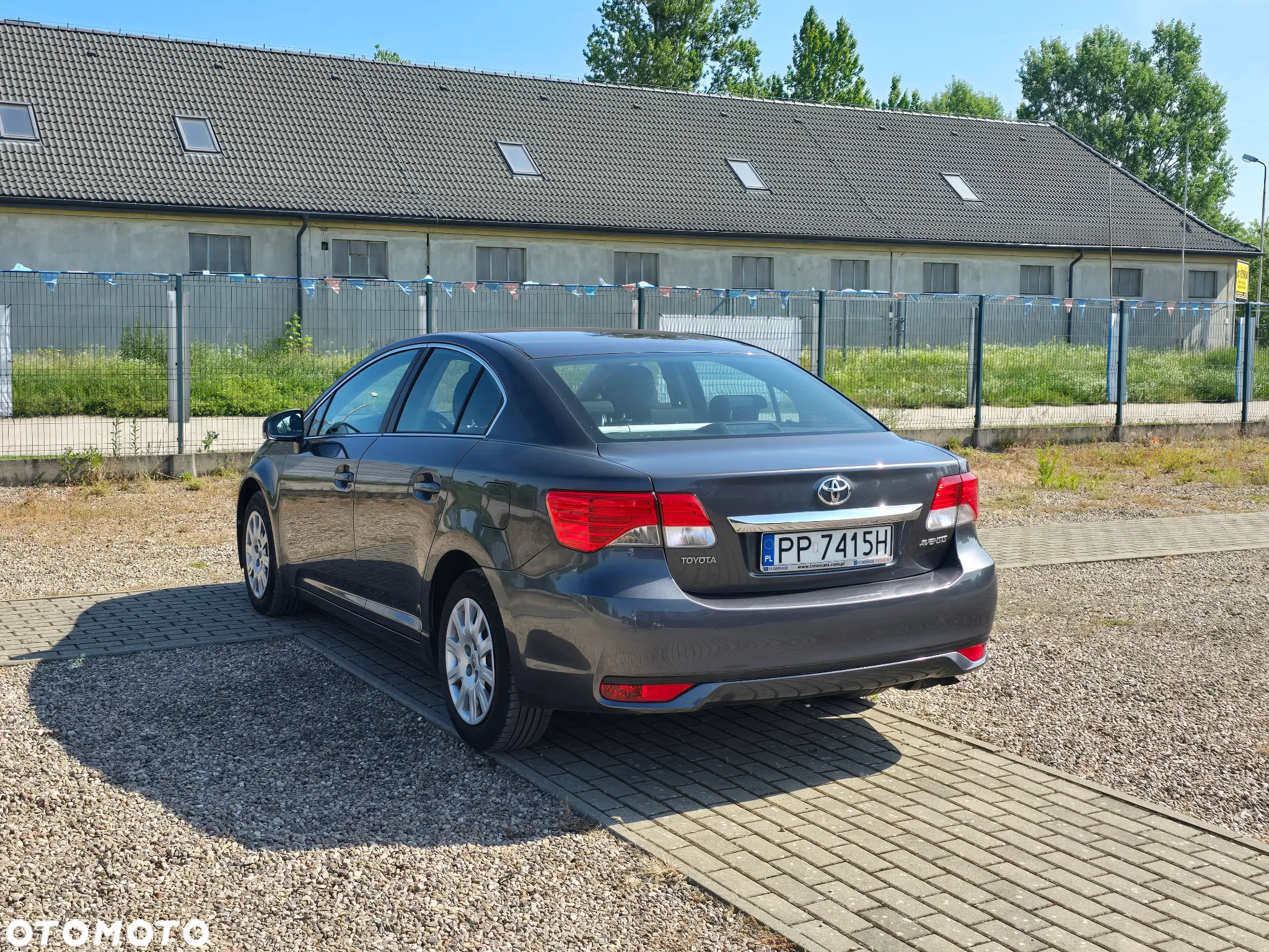 Toyota Avensis 1.6 Luna - 8