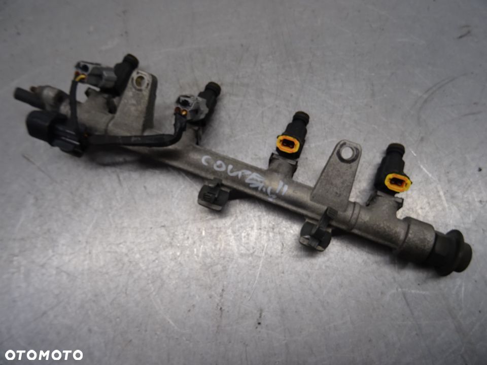 HYUNDAI COUPE II TIBURON 01-06 LISTWA WTRYSKOWA 9260930006 - 1
