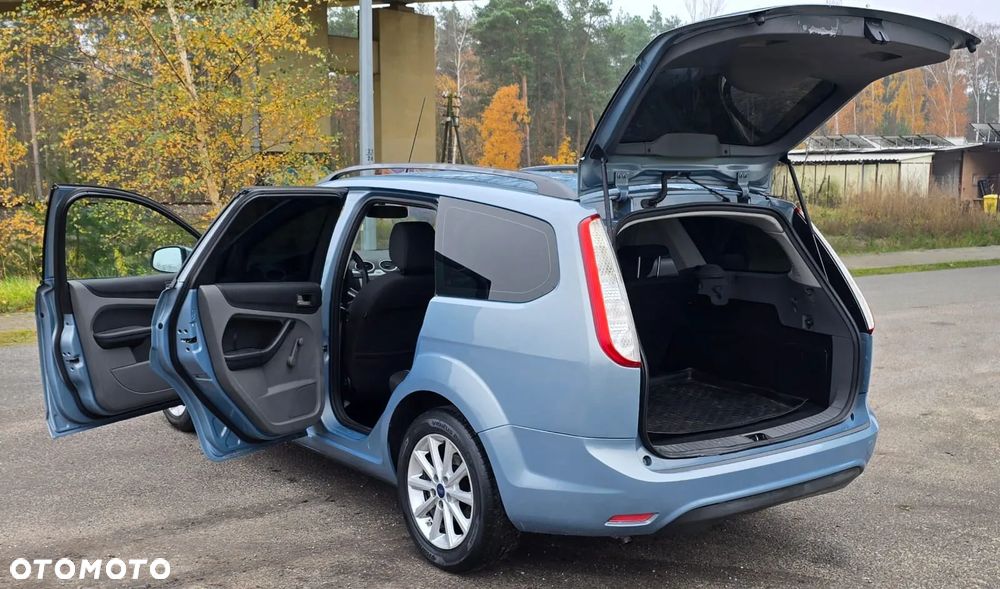 Ford Focus Turnier 1.6 16V Style - 14