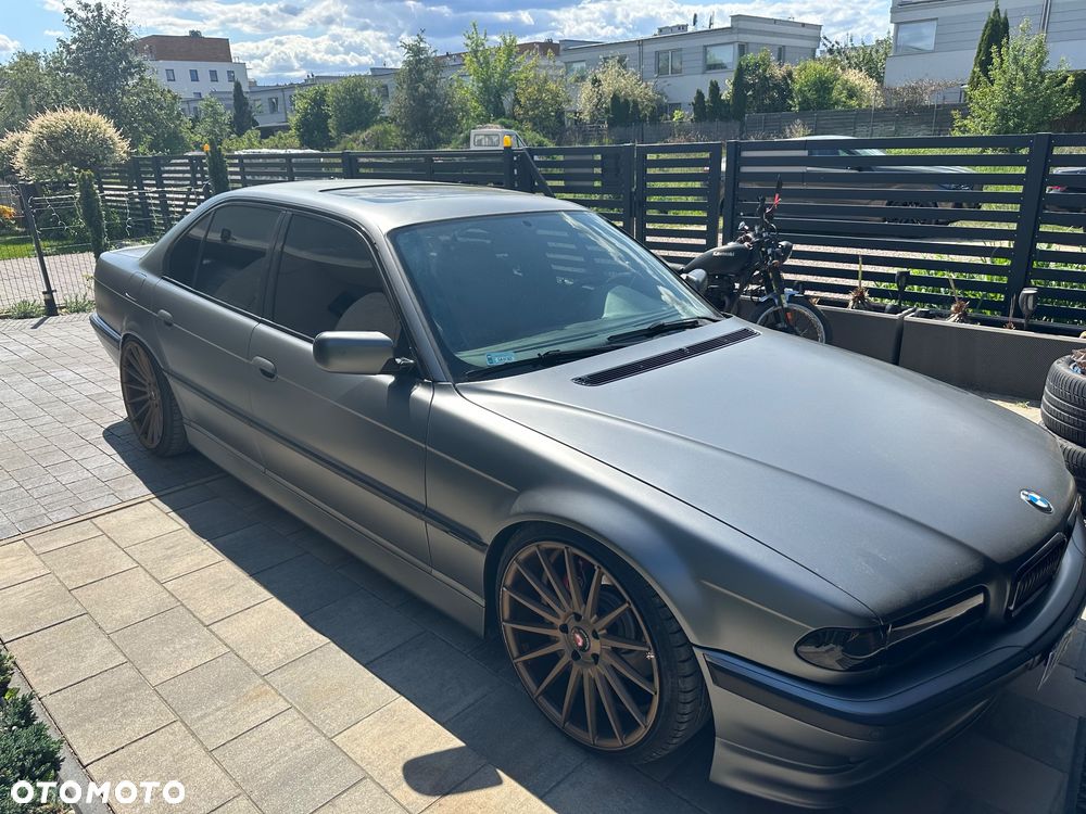 BMW Seria 7 - 10