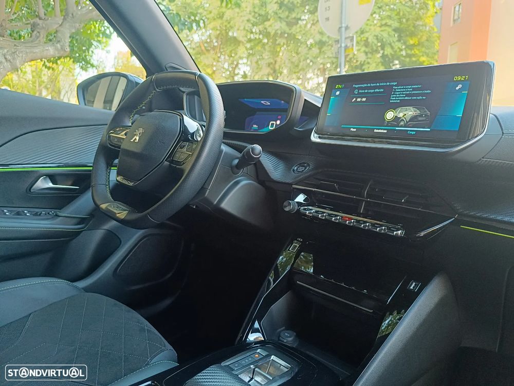 Peugeot e-2008 GT Pack - 34