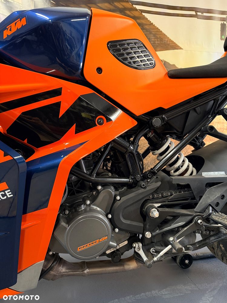 KTM RC 125 - 12
