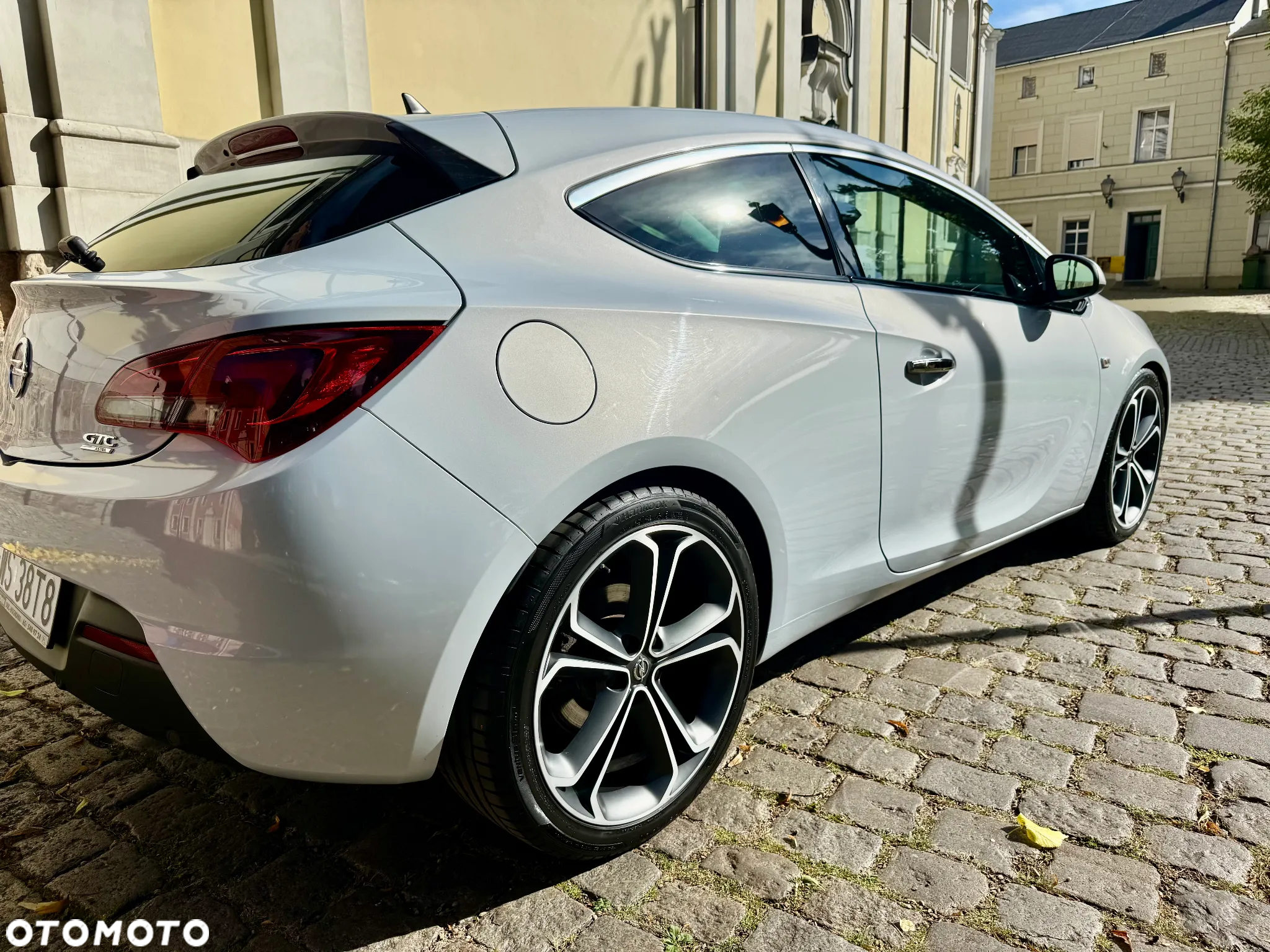 Opel Astra IV GTC 1.4 T Sport S&S EU6 - 23