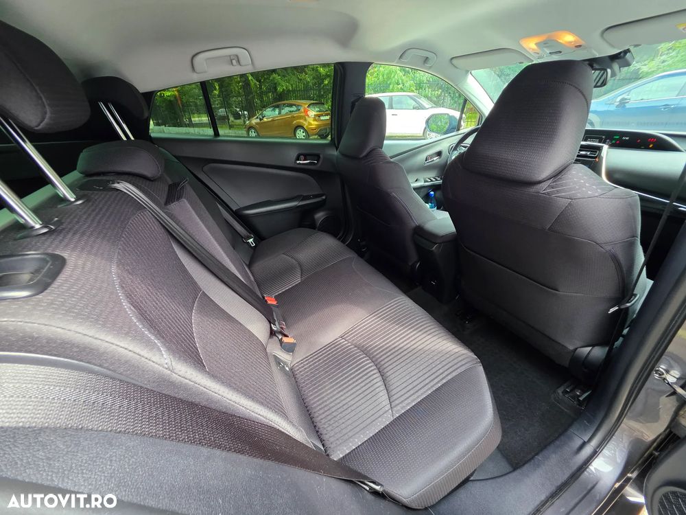 Toyota Prius 1.8 Dual VVT-i Sol - 6