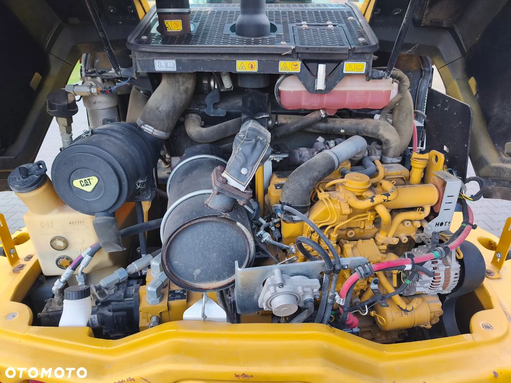 Caterpillar 908 - CATERPILLAR 906 - YANMAR V80 - 25